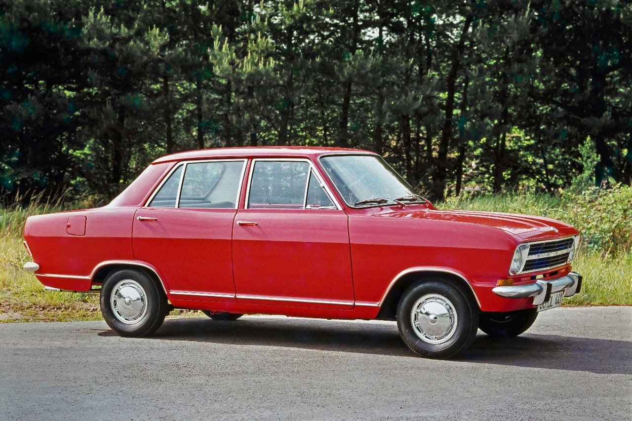 Opel Kadett B червоного кольору