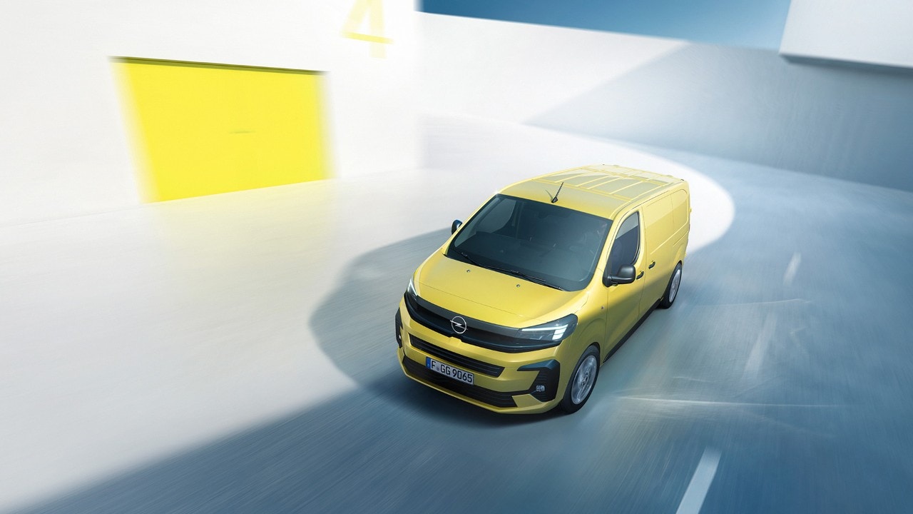 Вигляд спереду зверху з лівого боку на новий Opel Vivaro